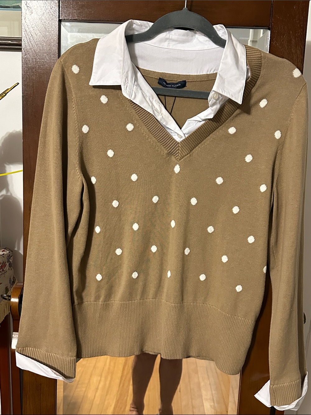 Tommy Hilfiger Polka Dot V-Neck Sweater with Shirt Collar - Tan / White